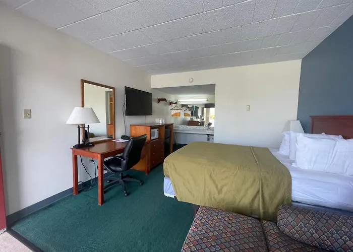 Horseshoe Curve Lodge